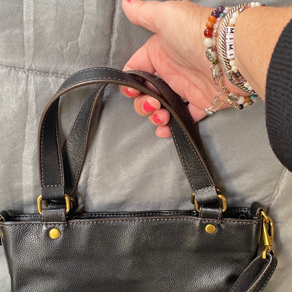 Fossil black pebbled  Leather crossbody with Gold Accents - Picture 8 of 11